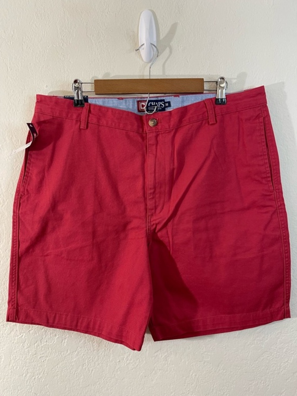 NWT Chaps Men’s Red Flat-Front Chino Shorts Size 38 Pockets Casual Travel Vacay